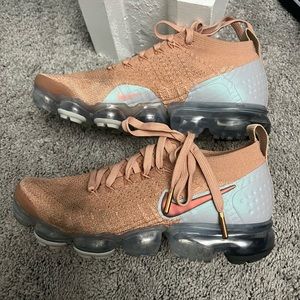 Great condition Nike women’s air vapormax flyknit 2 size 8